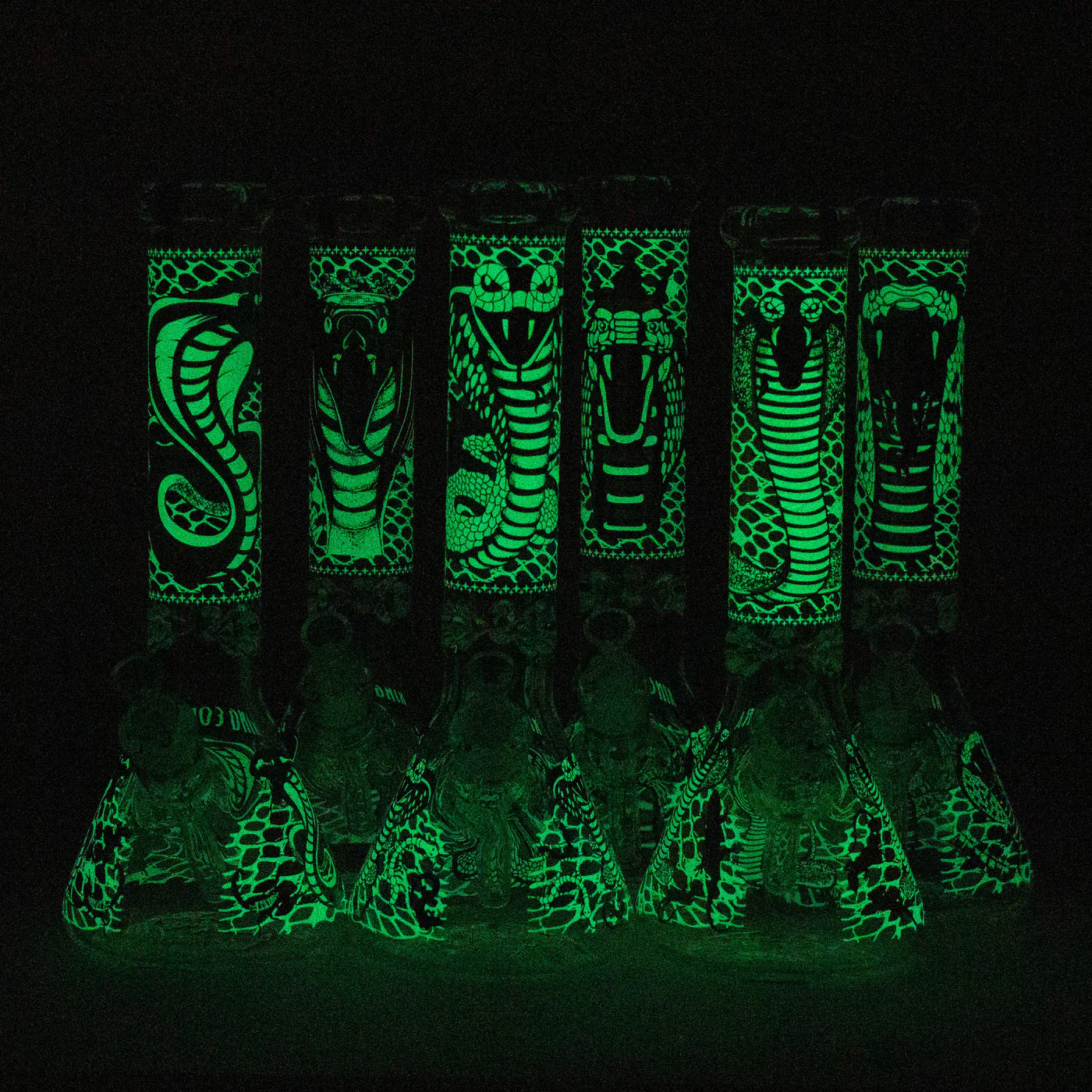 14" Cobra snake Glow in the dark 9mm glass bong