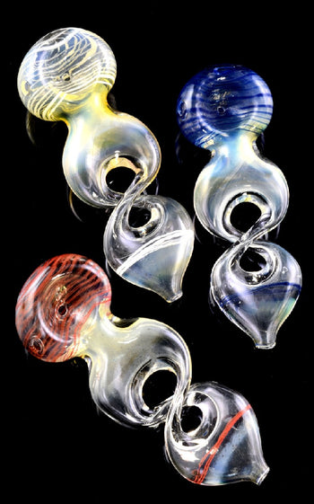 4.5" Figure 8 Glass Hand Pipe