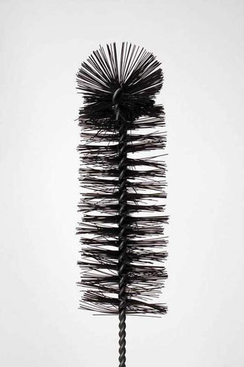 Brosse noire en tube de nylon de 16 po